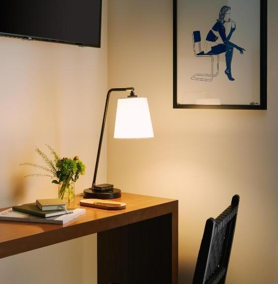 חדר סטנדרט לארבעה, Found Hotel, Santa Monica