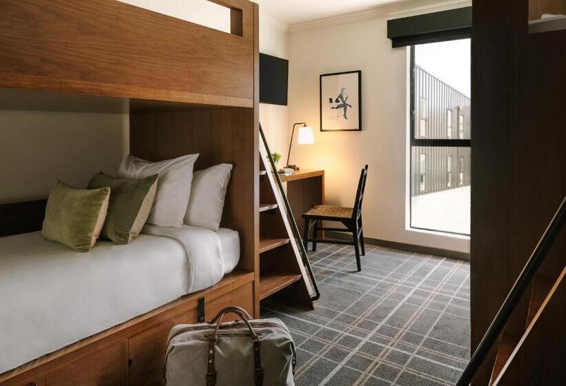 חדר סטנדרט לארבעה, Found Hotel, Santa Monica