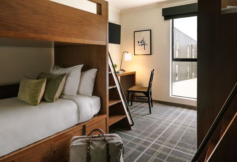 חדר סטנדרט לארבעה, Found Hotel, Santa Monica