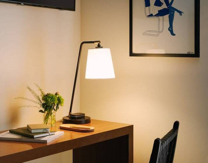 חדר סטנדרט לארבעה, Found Hotel, Santa Monica