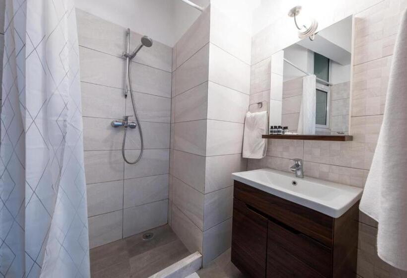 Номер Стандарт Трехместный, Kyrenia British Harbour