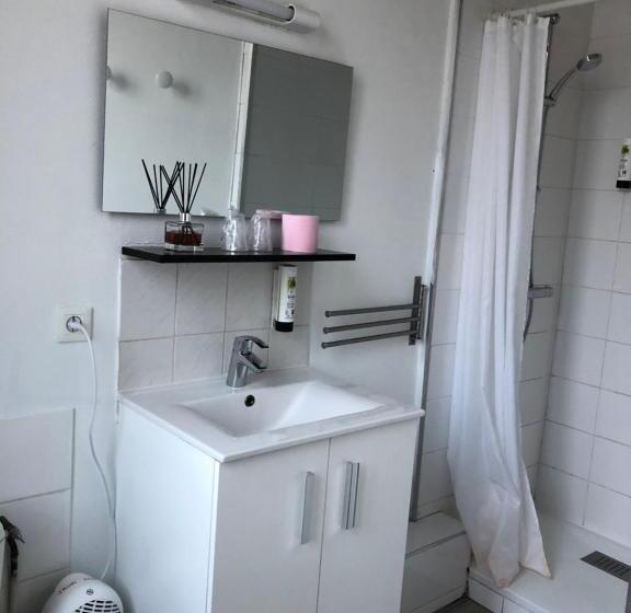 스탠다드 트리플 룸, Saint Eloi