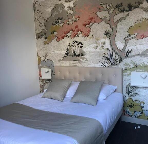 Кровать в Общей Комнате, Saint Eloi