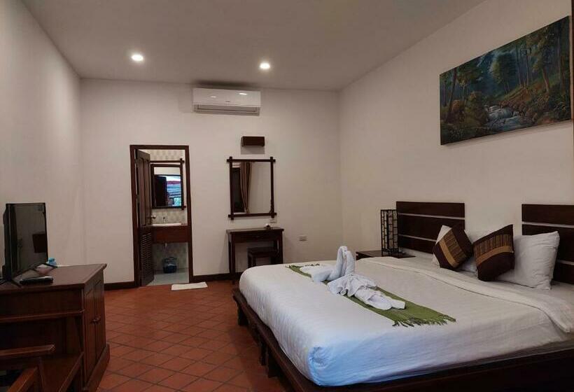 豪华房间, Villa Chitchareune 2