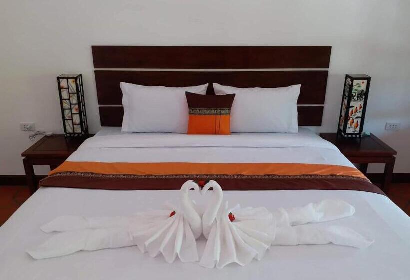 豪华房间, Villa Chitchareune 2