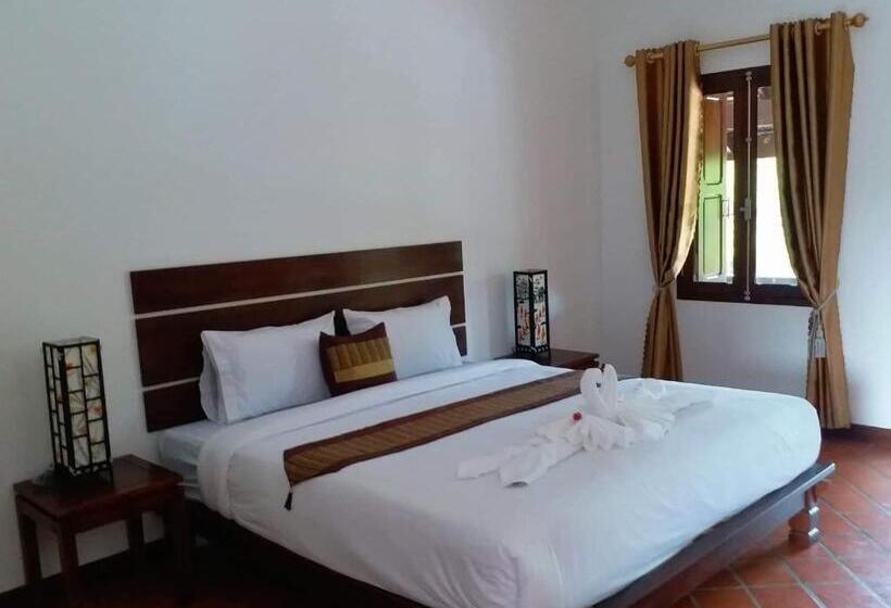 豪华房间, Villa Chitchareune 2