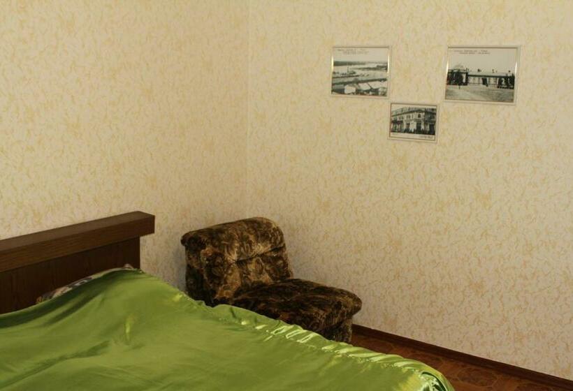 اتاق لوکس با بالکن, Old Tiraspol Hostel