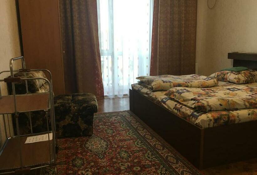 اتاق لوکس با بالکن, Old Tiraspol Hostel