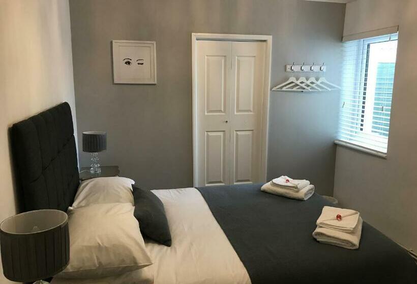 غرفة قياسية, Wessex House