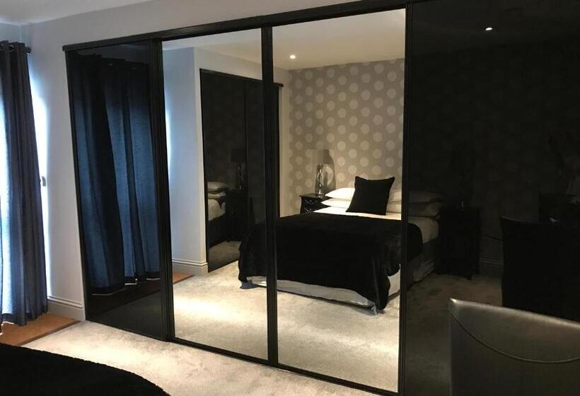 Номер Deluxe, Wessex House