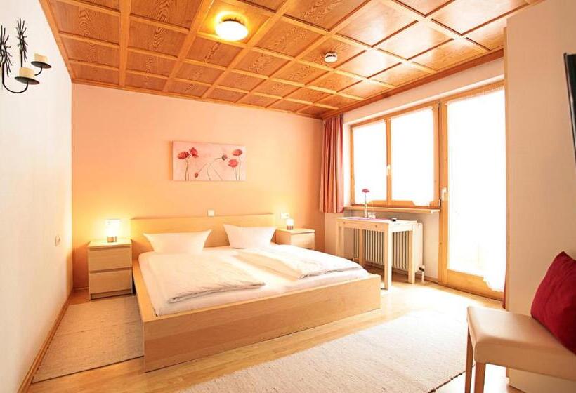 غرفة قياسية مزوَّدة بشُرفة, Bergkristall