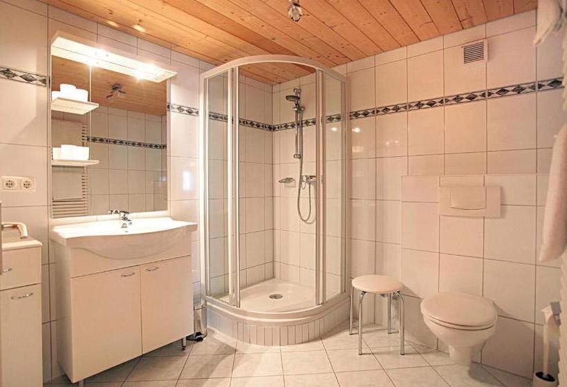 شقة 3 غرف, Bergkristall