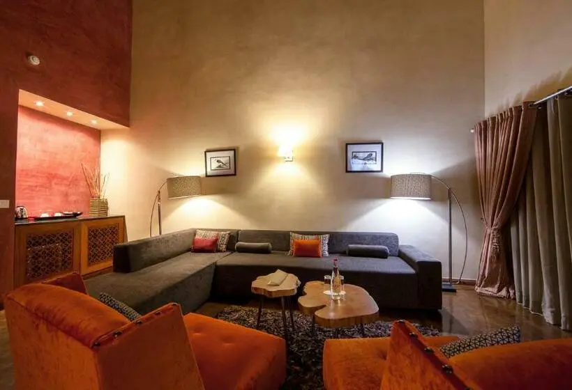 リバービュースイート, The Royal Senchi Hotel And Resort