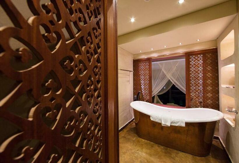 جناح مطل على البحر, The Royal Senchi Hotel And Resort