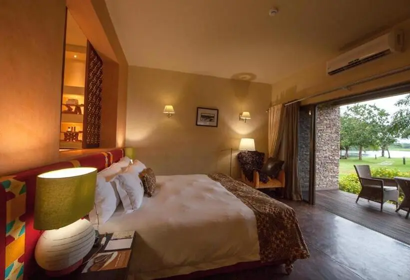 スタンダードルーム, The Royal Senchi Hotel And Resort