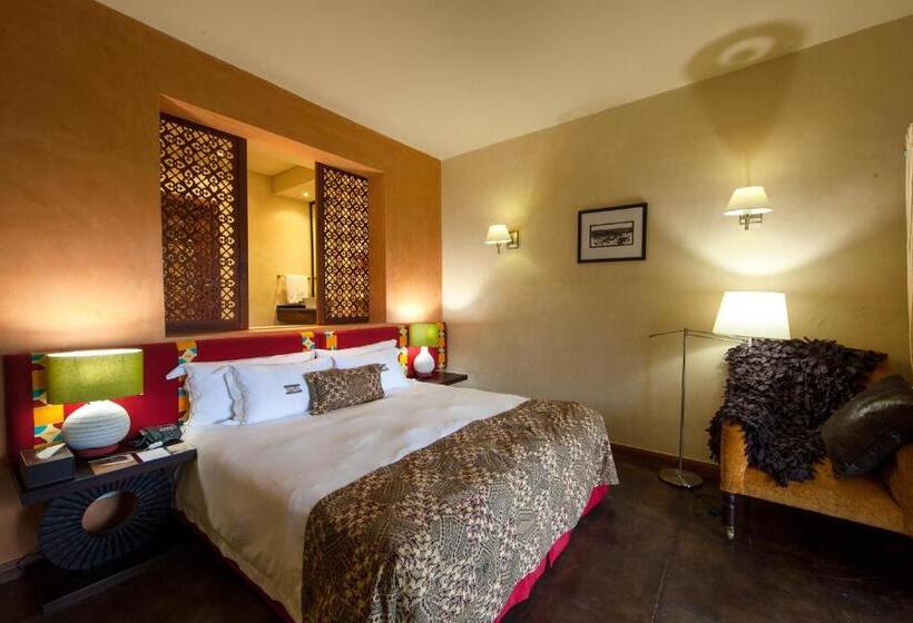 غرفة قياسية, The Royal Senchi Hotel And Resort