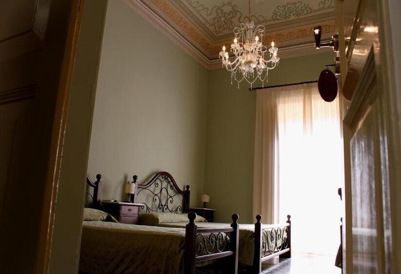 带阳台的三人标准间, B&b Conte Ruggero