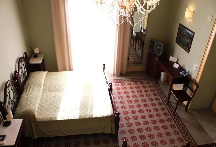 バルコニー付きスタンダードトリプルルーム, B&b Conte Ruggero