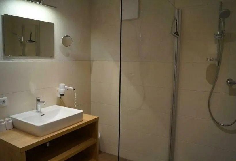 اتاق استاندارد با بالکن, Haus Tirol