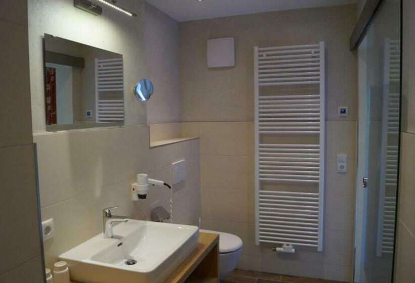 Standard-huone Parveke, Haus Tirol
