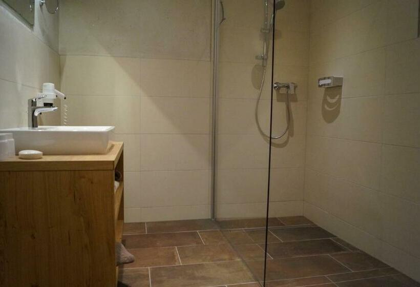 Standard-huone Parveke, Haus Tirol