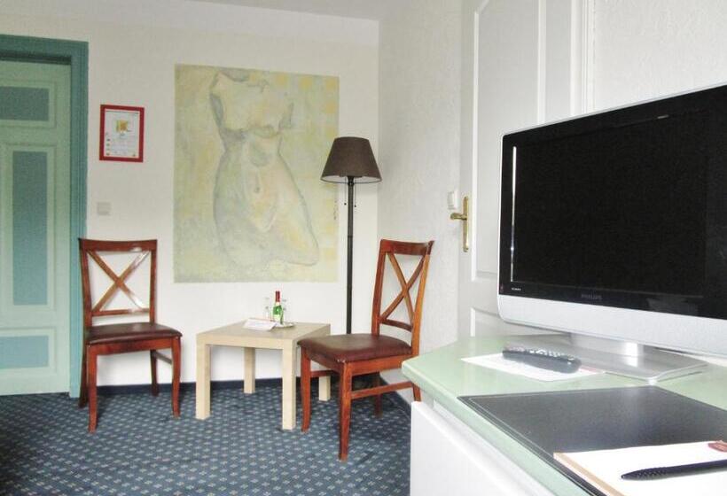 可看到停车场的标准间, Ostseestern