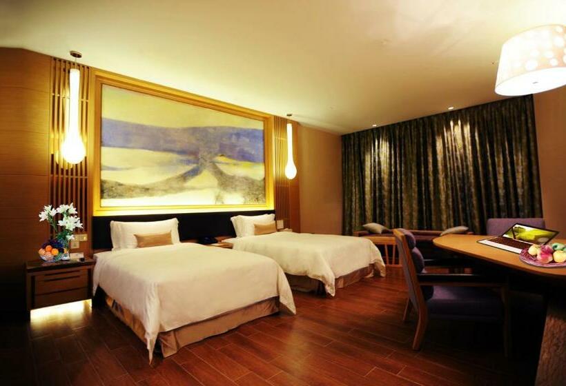 اتاق سوپریور با چشم‌انداز باغ, Huidong Regal Palace Resort