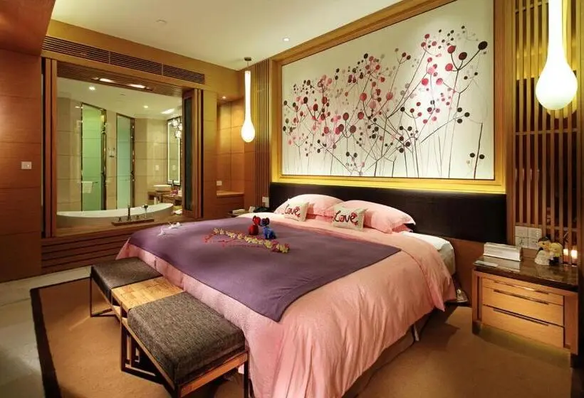 キングサイズベッドのデラックスルーム, Huidong Regal Palace Resort