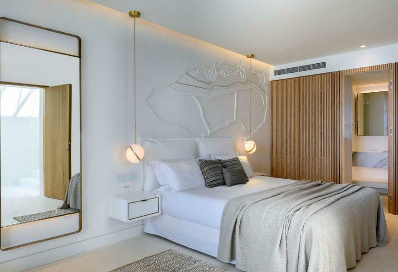 سوییت جونیور با چشم‌انداز دریا, The Island Concept Luxury Boutique Hotel Heated Pool