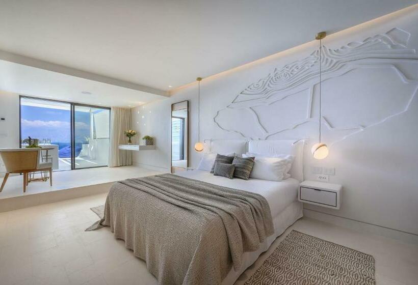 سوییت جونیور با چشم‌انداز دریا, The Island Concept Luxury Boutique Hotel Heated Pool