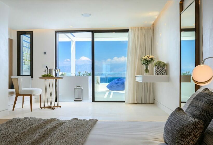 سوییت جونیور با چشم‌انداز دریا, The Island Concept Luxury Boutique Hotel Heated Pool