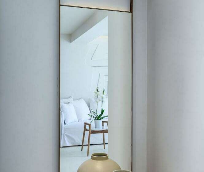 سوییت با چشم‌انداز دریا, The Island Concept Luxury Boutique Hotel Heated Pool