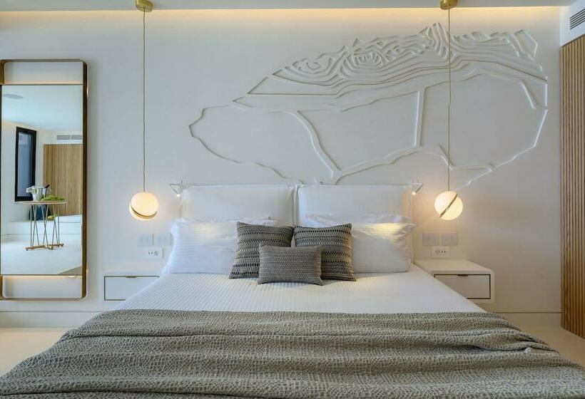 سوییت جونیور با چشم‌انداز دریا, The Island Concept Luxury Boutique Hotel Heated Pool