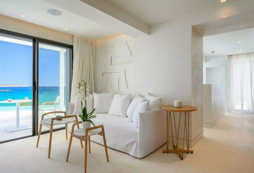 سوییت با چشم‌انداز دریا, The Island Concept Luxury Boutique Hotel Heated Pool