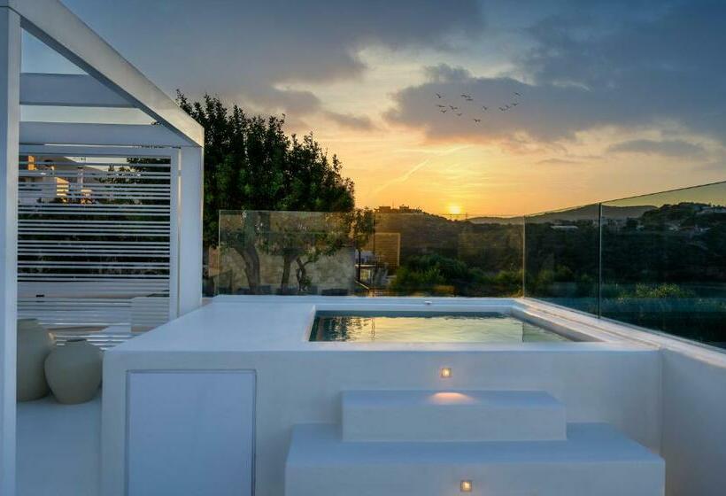 سوئیت جونیور پریمیوم با چشم‌انداز دریا, The Island Concept Luxury Boutique Hotel Heated Pool