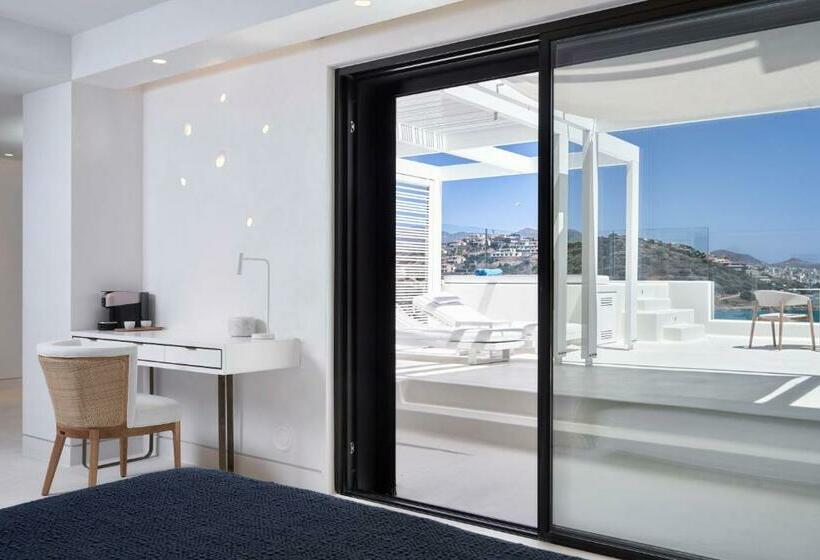 سوئیت جونیور پریمیوم با چشم‌انداز دریا, The Island Concept Luxury Boutique Hotel Heated Pool