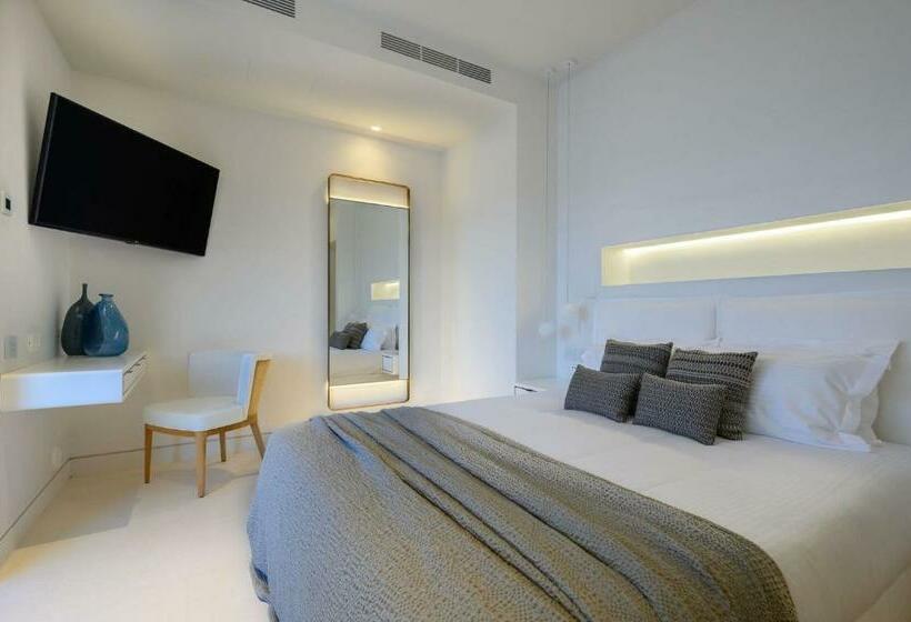 سوییت جونیور با چشم‌انداز دریا, The Island Concept Luxury Boutique Hotel Heated Pool