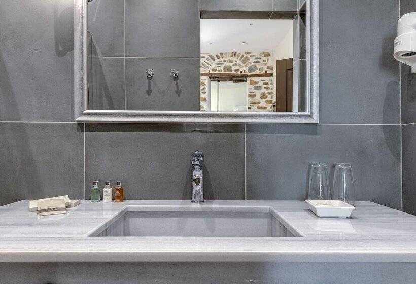 سوییت جونیور با چشم‌انداز شهر, 1844 Suites Syros