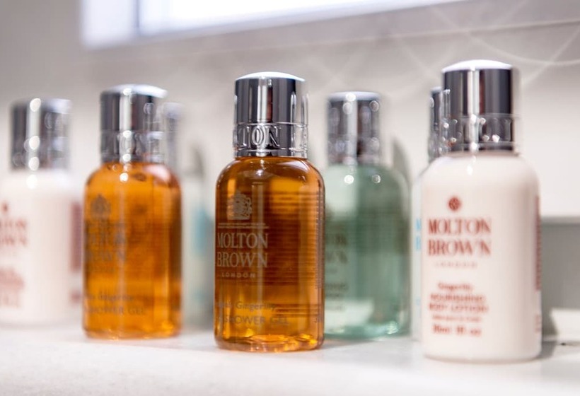 سوییت جونیور با چشم‌انداز جانبی دریا, 1844 Suites Syros