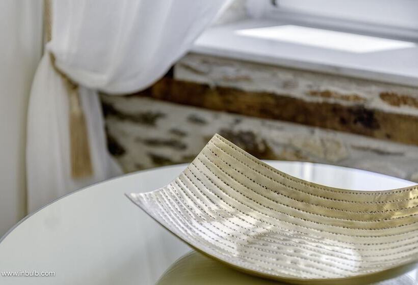 سوییت سوپریور, 1844 Suites Syros