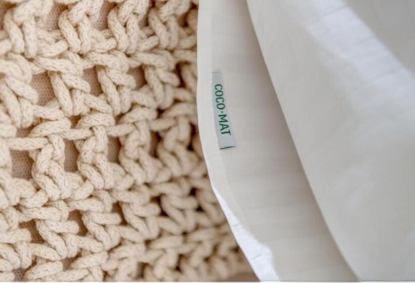 سوییت سوپریور, 1844 Suites Syros