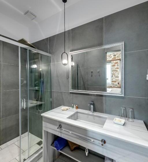 سوییت جونیور با چشم‌انداز شهر, 1844 Suites Syros