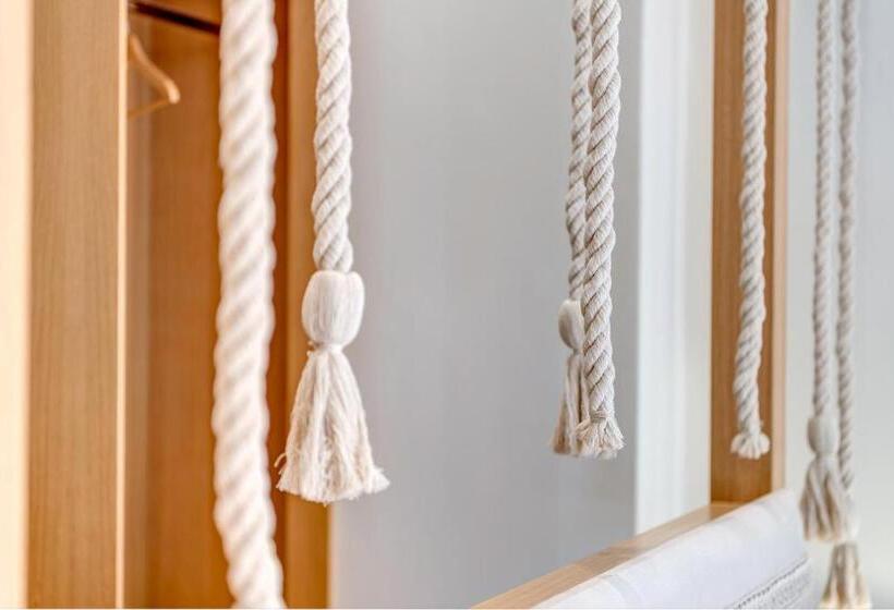 سوییت سوپریور, 1844 Suites Syros