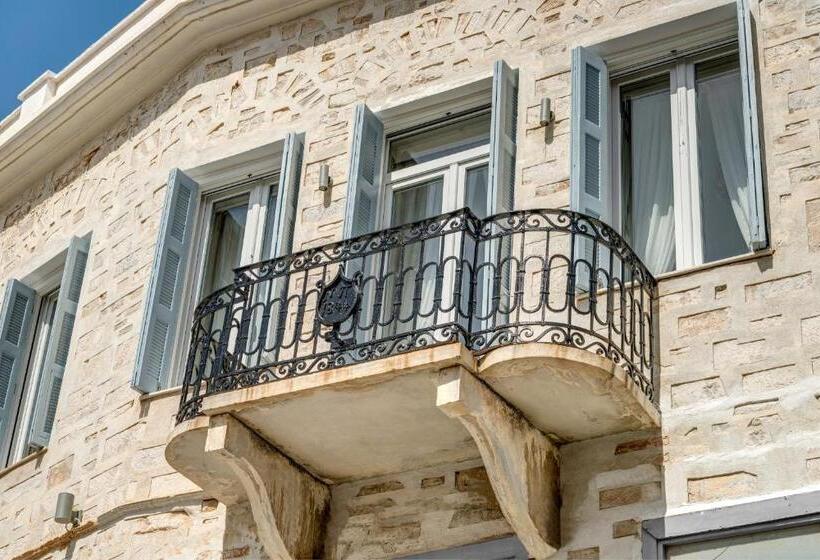 سوییت سوپریور, 1844 Suites Syros