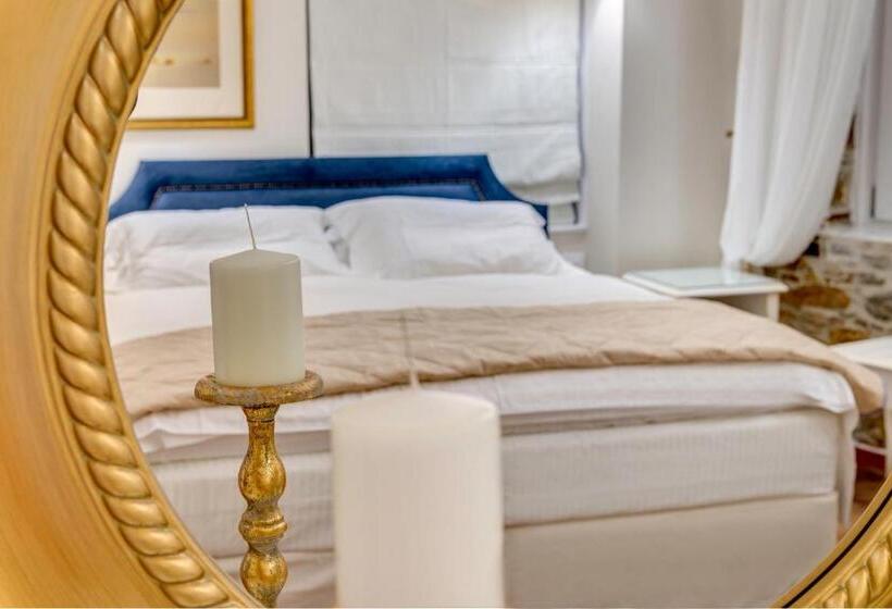 سوییت جونیور با چشم‌انداز جانبی دریا, 1844 Suites Syros