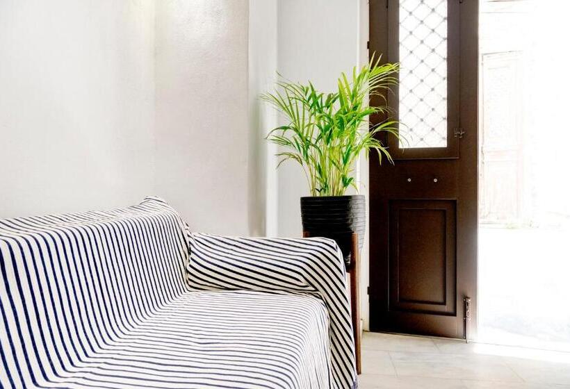 سوییت جونیور با چشم‌انداز شهر, 1844 Suites Syros