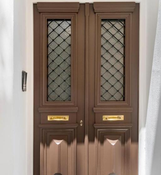 سوییت جونیور با چشم‌انداز شهر, 1844 Suites Syros