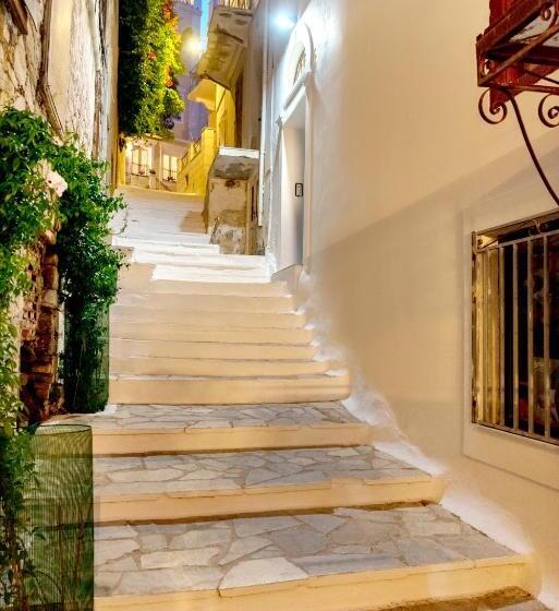 سوییت جونیور با چشم‌انداز شهر, 1844 Suites Syros