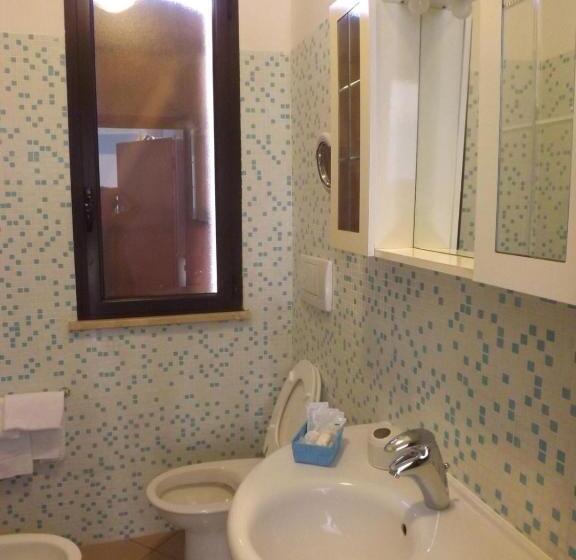 غرفة قياسية ثلاثية مطلة علي الحديقة, Ristorante Al Canto Delle Sirene