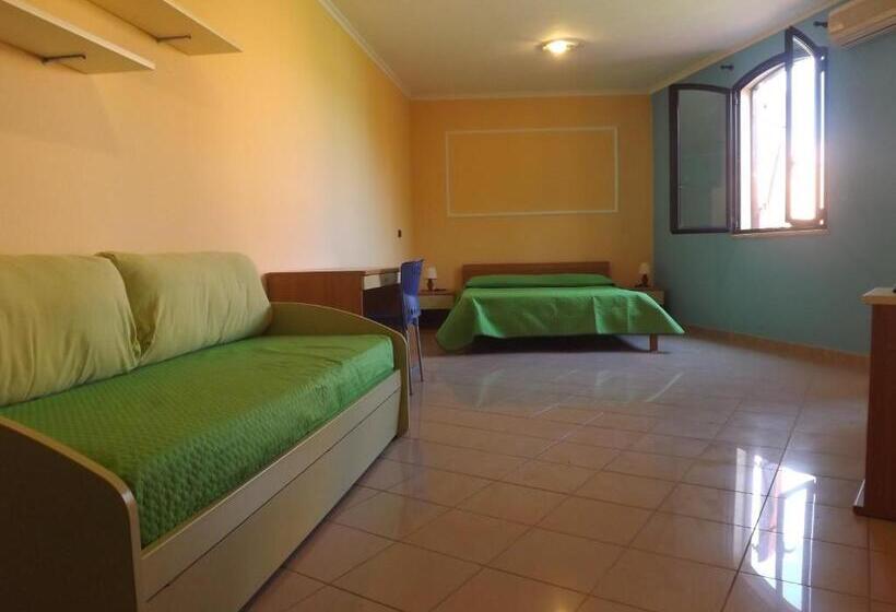 غرفة قياسية ثلاثية مطلة علي الحديقة, Ristorante Al Canto Delle Sirene